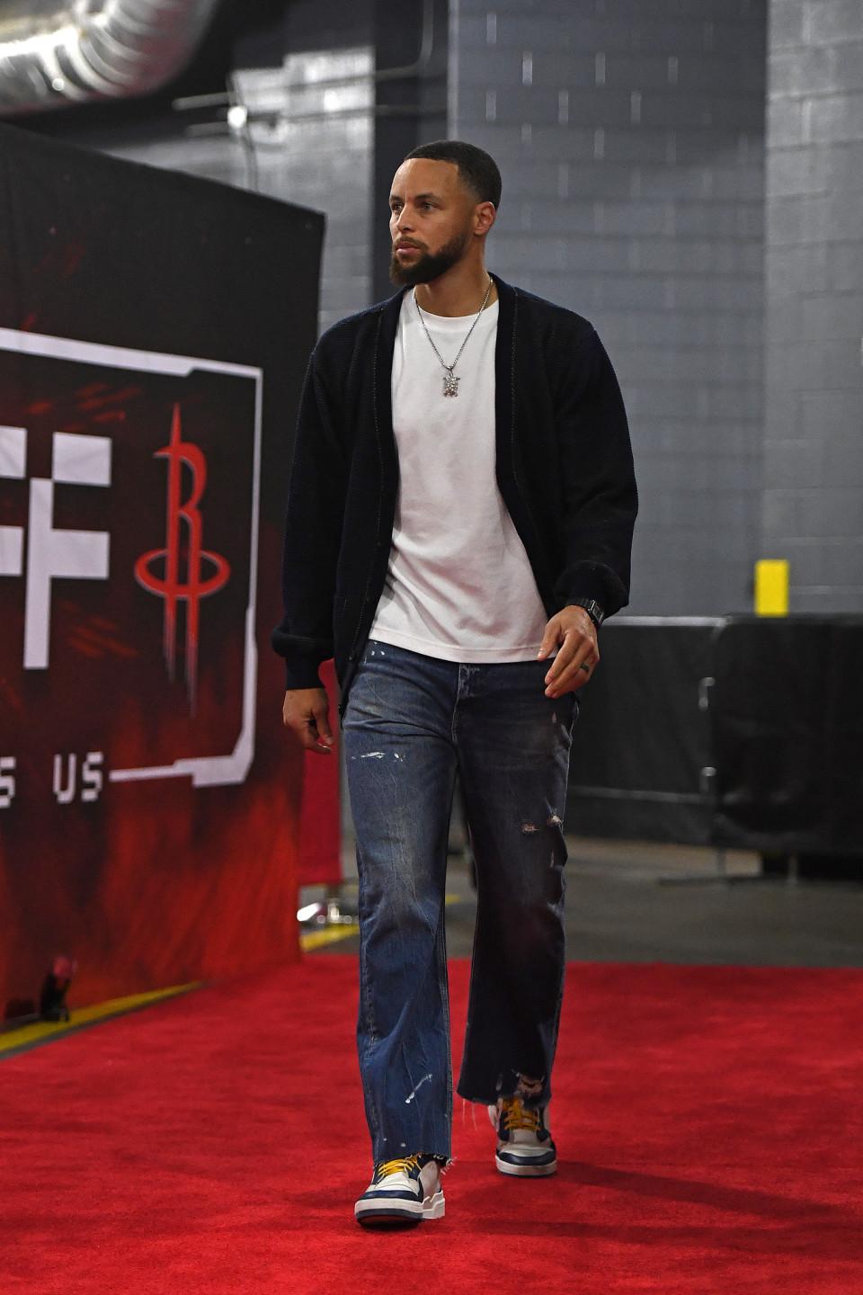 NBA季后赛赛后走向成谜,多伦多猛龙绝杀压哨,目标明确,年轻球员得到机会的简单介绍 NBA季后赛赛后走向成谜,多伦多猛龙绝杀压哨,目标明确,年轻球员得到机会的简单介绍