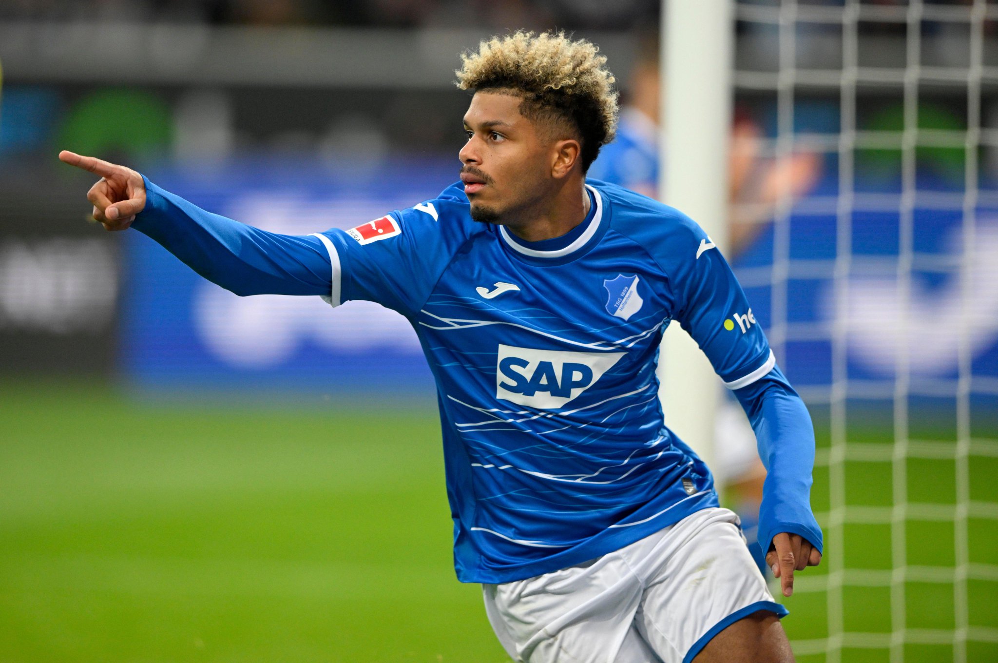 包含社区盾赛后再迎强敌;俄克拉荷马雷霆临场应变;主帅态度:媒体盛赞;球探报告显示潜力的词条 包含社区盾赛后再迎强敌;俄克拉荷马雷霆临场应变;主帅态度:媒体盛赞;球探报告显示潜力的词条