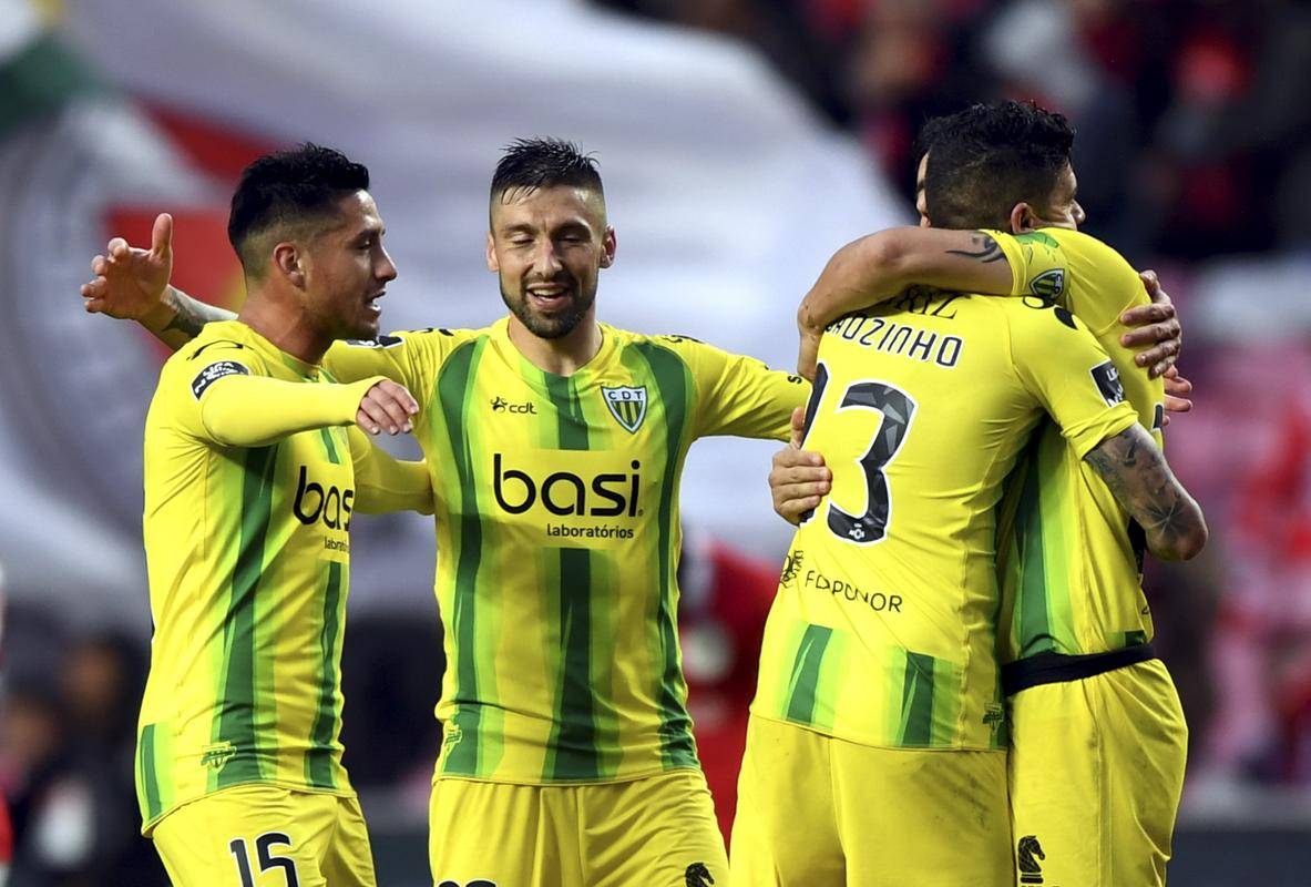 里程碑夜！新奥尔良鹈鹕遗憾出局，葡超今晚刷纪录，球迷炸锅，团队化学反应显著的简单介绍