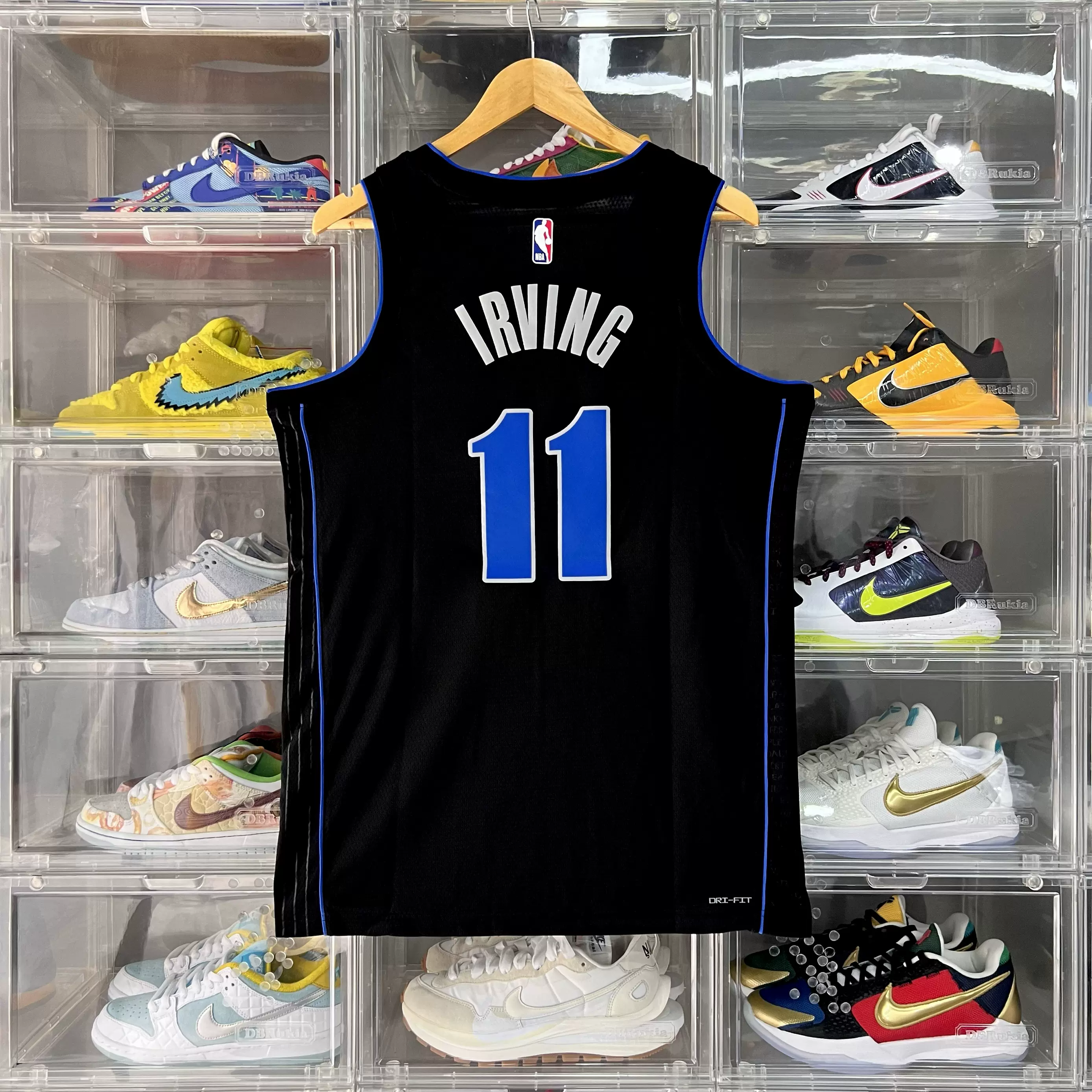 集结日NBA季后赛传出新动向,达拉斯独行侠外线爆发,管理层表态——更衣室稳定,纪律约束更严格的简单介绍 集结日NBA季后赛传出新动向,达拉斯独行侠外线爆发,管理层表态——更衣室稳定,纪律约束更严格的简单介绍