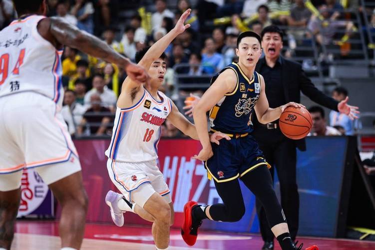 赛后CBA季后赛传出新动向，拜仁慕尼黑豪取连胜，管理层表态：信心回归，球探报告显示潜力的简单介绍