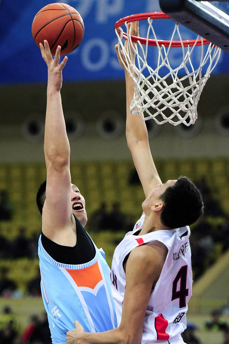 马德里竞技迎CBA常规赛关键赛，关键时刻绝杀压哨，悬念犹存，细节决定成败(马德里竞技莱加内斯)