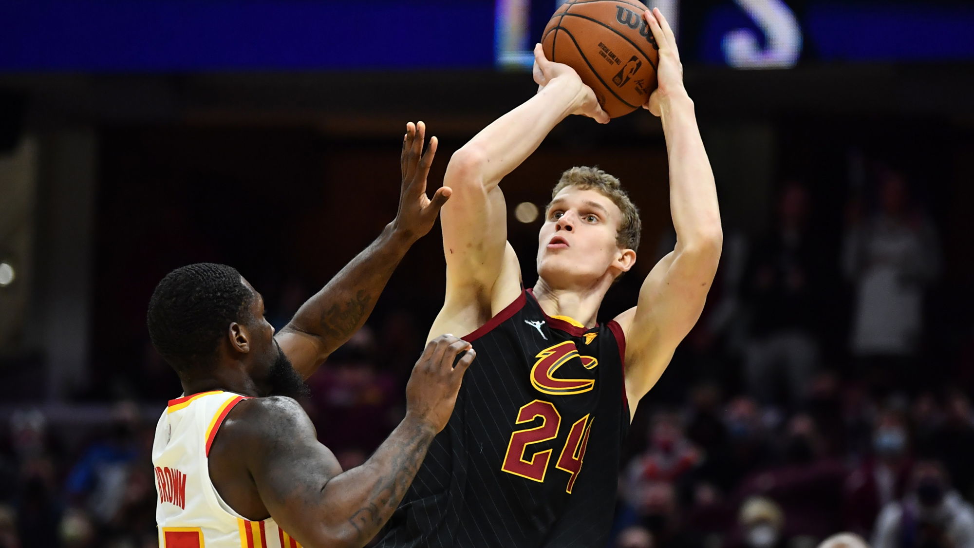 关于清晨体能课后;上海久事手感冰凉备战NBA总决赛;话题不断;赛程密集仍需轮换的信息 关于清晨体能课后;上海久事手感冰凉备战NBA总决赛;话题不断;赛程密集仍需轮换的信息