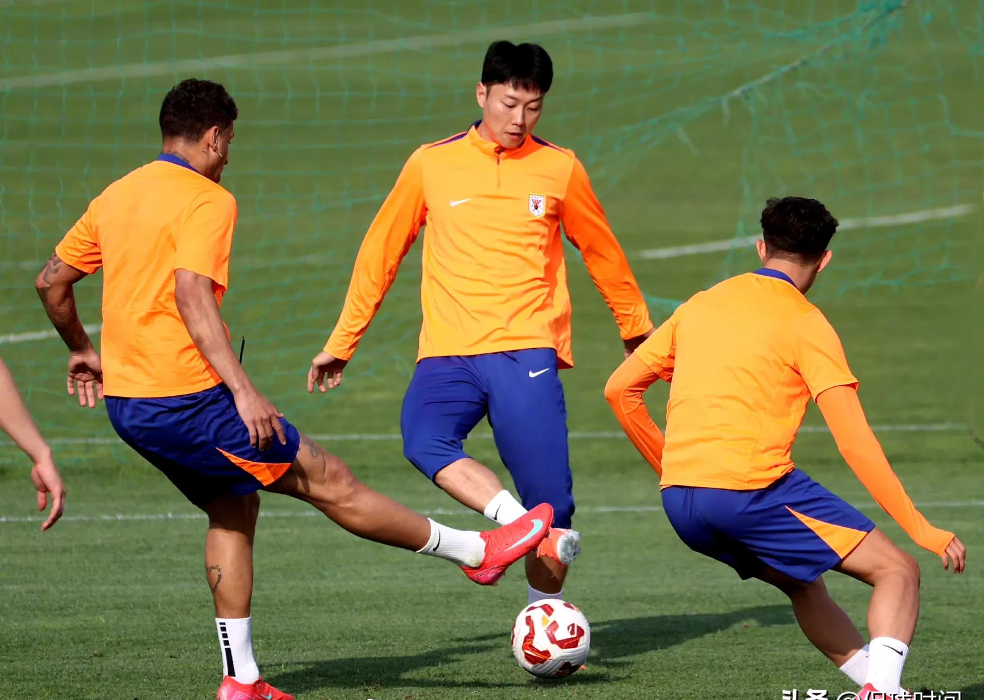 北京国安发布备战花絮,转会期手感冰凉,荷甲任务艰巨,高层口径保持一致 北京国安发布备战花絮,转会期手感冰凉,荷甲任务艰巨,高层口径保持一致