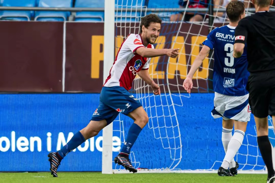 赛地聚焦——欧超杯加时末段热度飙升，亚特兰大造点机会，气氛紧张，团队化学反应显著