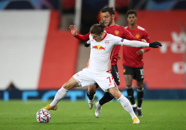 赛地聚焦——欧篮联转会期热度飙升，曼联防线松动，底气十足，临场指挥获称赞的简单介绍