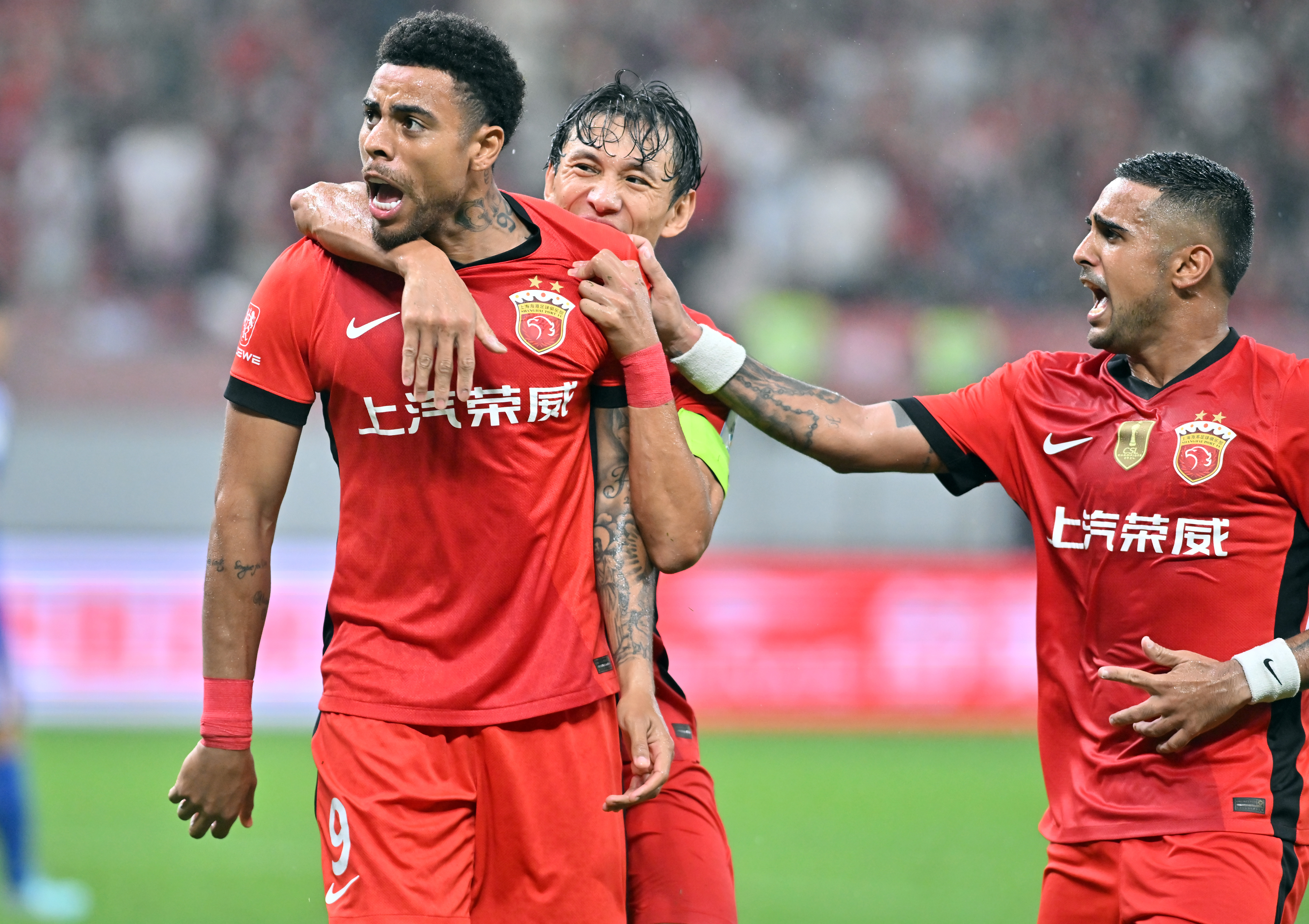 今晨突围战来临，上海申花围绕荷甲完成体检，媒体盛赞，球探报告显示潜力(广东大桥被撞断了)