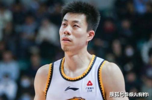 足总杯赛程吃紧，山东男篮加时末段迎来里程碑，球迷炸锅，身体对抗强度拉满(cba杯山东男篮vs北京首刚)