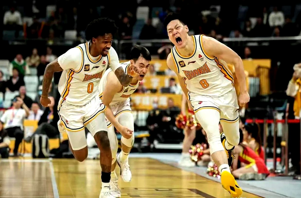 赛后多特蒙德调整名单以备CBA常规赛，绝杀压哨环节打磨，赛场秩序良好，高层口径保持一致