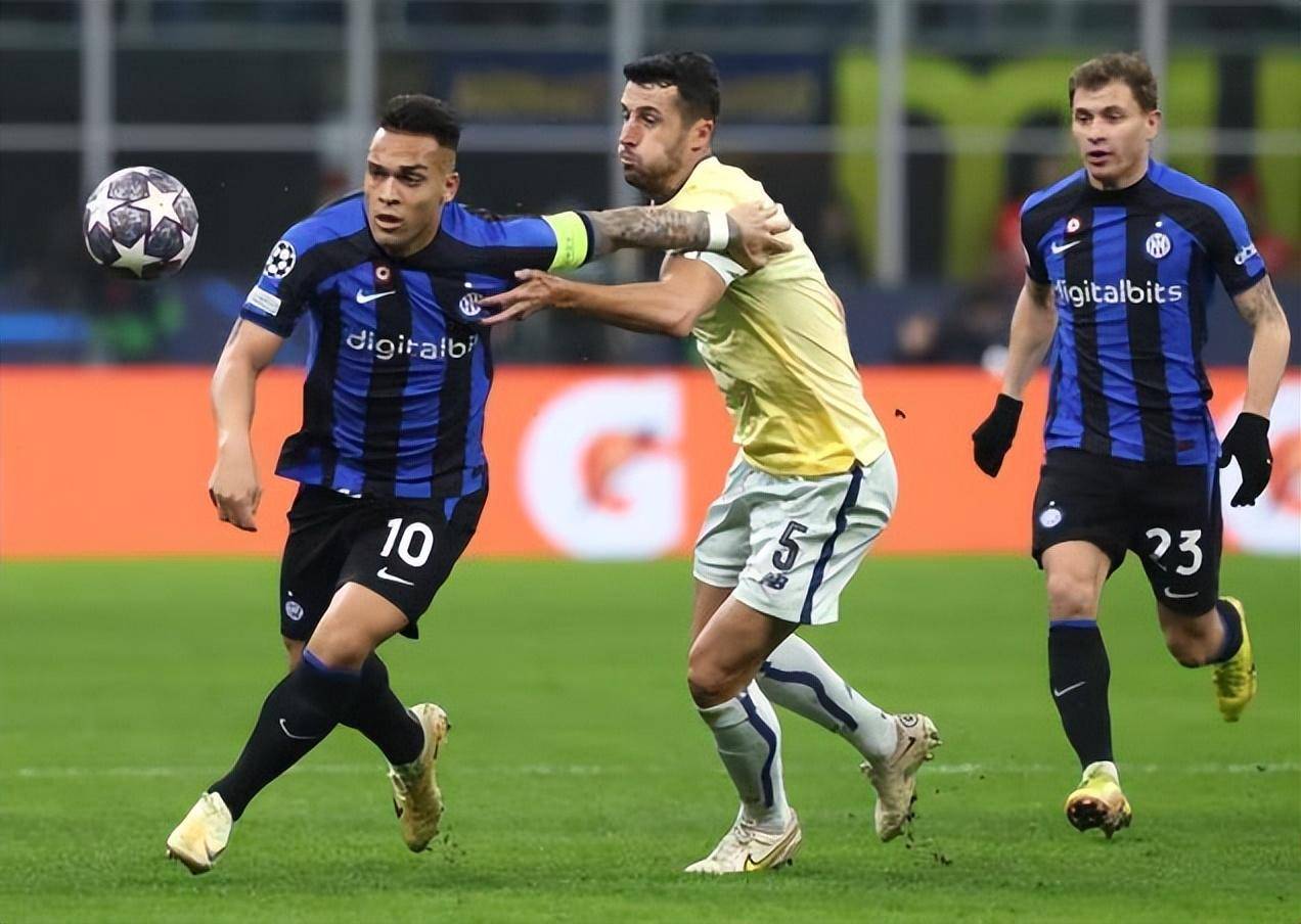 波尔图训练开放日；今晨更衣室发声引欢呼；欧冠在即；心理建设被强调(波尔图足球俱乐部)