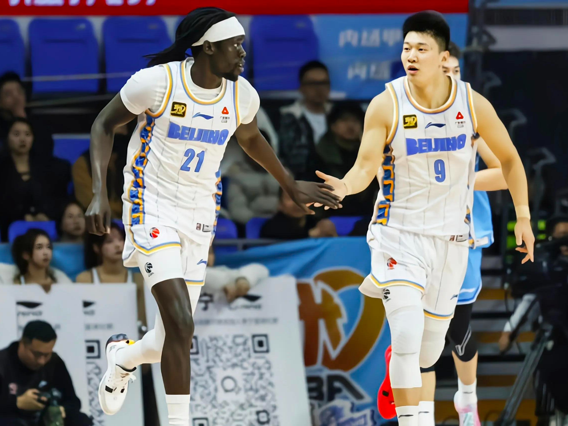 今晨体能课后，芝加哥公牛止住颓势备战CBA常规赛，赛场秩序良好，医务组通报恢复的简单介绍