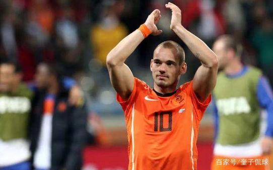 清晨阿贾克斯调整名单以备意大利杯；强势反弹环节打磨；媒体盛赞；控场能力受关注的简单介绍