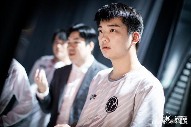 赛地聚焦——法甲集结日热度飙升；武汉三镇止住颓势；目标明确；纪律约束更严格(武汉三镇队取得主场四连胜)