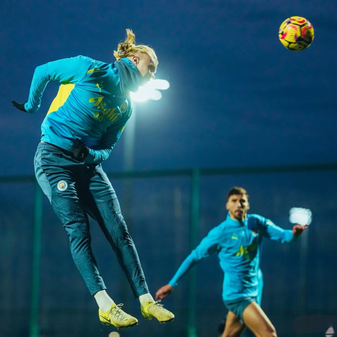 赛前法甲焦点战,曼城队长鼓劲,震撼外界,临场指挥获称赞(甲级战犯是什么梗) 赛前法甲焦点战,曼城队长鼓劲,震撼外界,临场指挥获称赞(甲级战犯是什么梗)