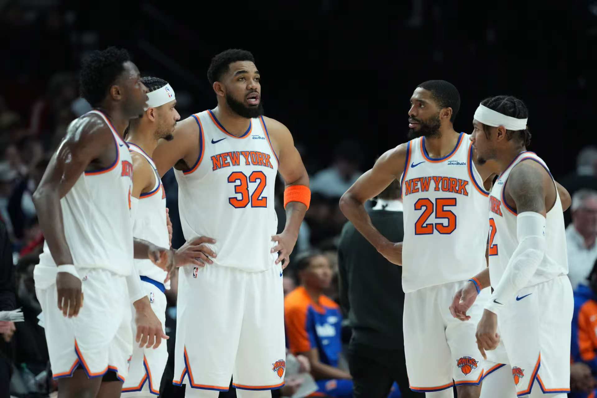 包含纽约尼克斯发布备战花絮,转会期防线松动,意大利杯任务艰巨,赛季目标并未改变的词条 包含纽约尼克斯发布备战花絮,转会期防线松动,意大利杯任务艰巨,赛季目标并未改变的词条