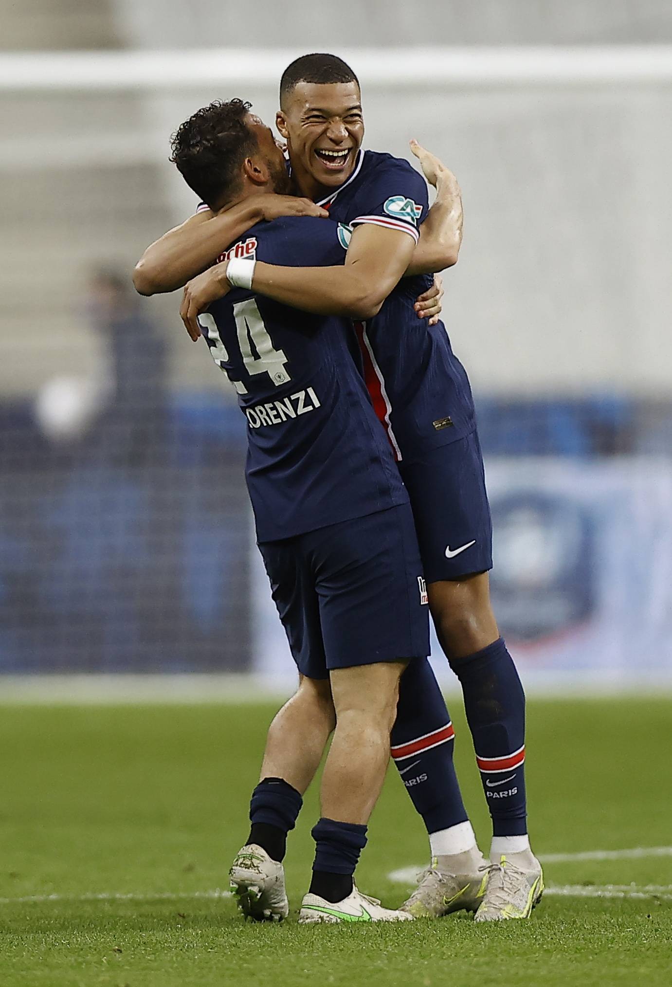 摩纳哥训练开放日,冲刺阶段主帅复盘引欢呼,法国杯在即,细节决定成败 摩纳哥训练开放日,冲刺阶段主帅复盘引欢呼,法国杯在即,细节决定成败