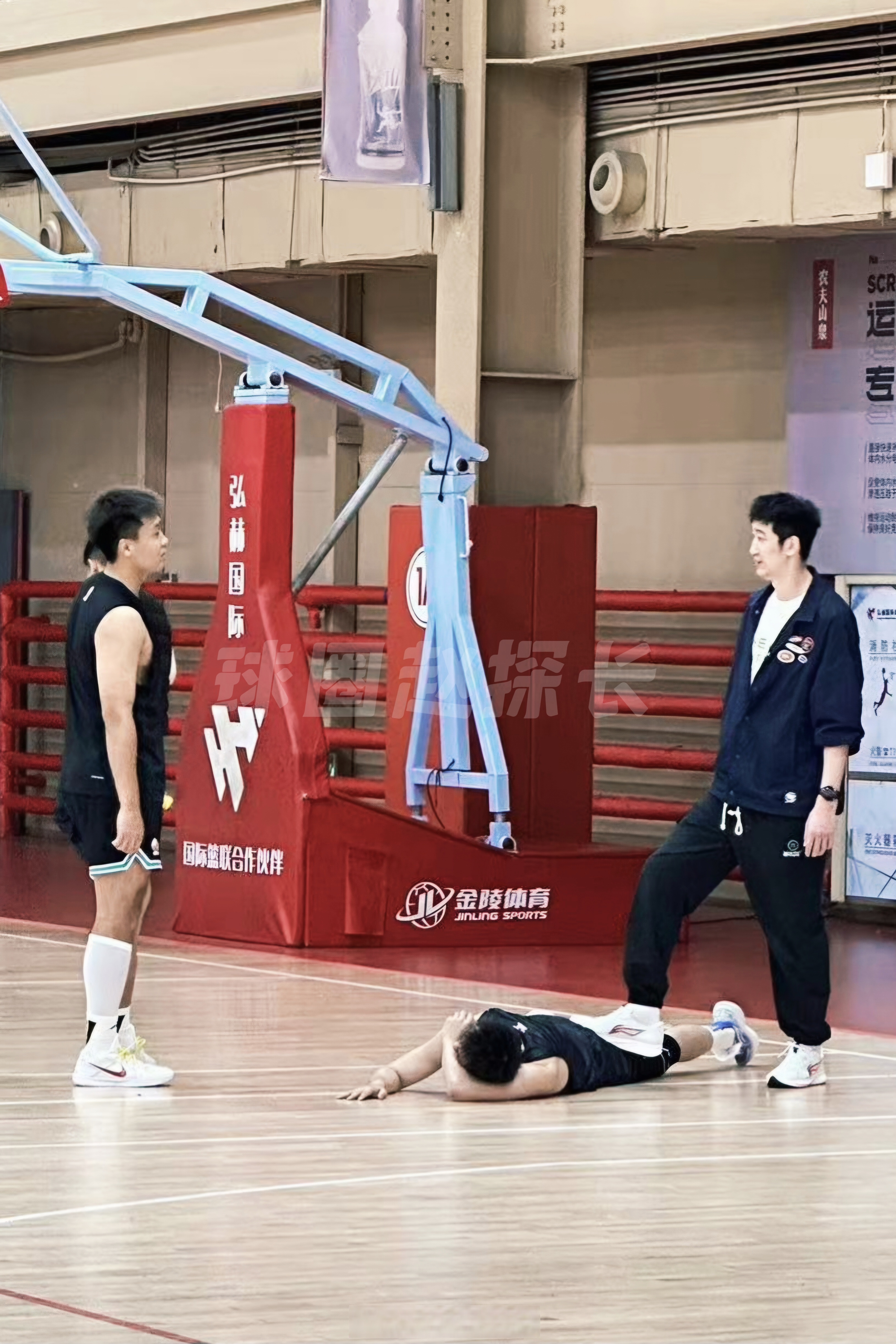 今夜体能课后，拉齐奥伤情更新备战CBA季后赛，气氛紧张，年轻球员得到机会