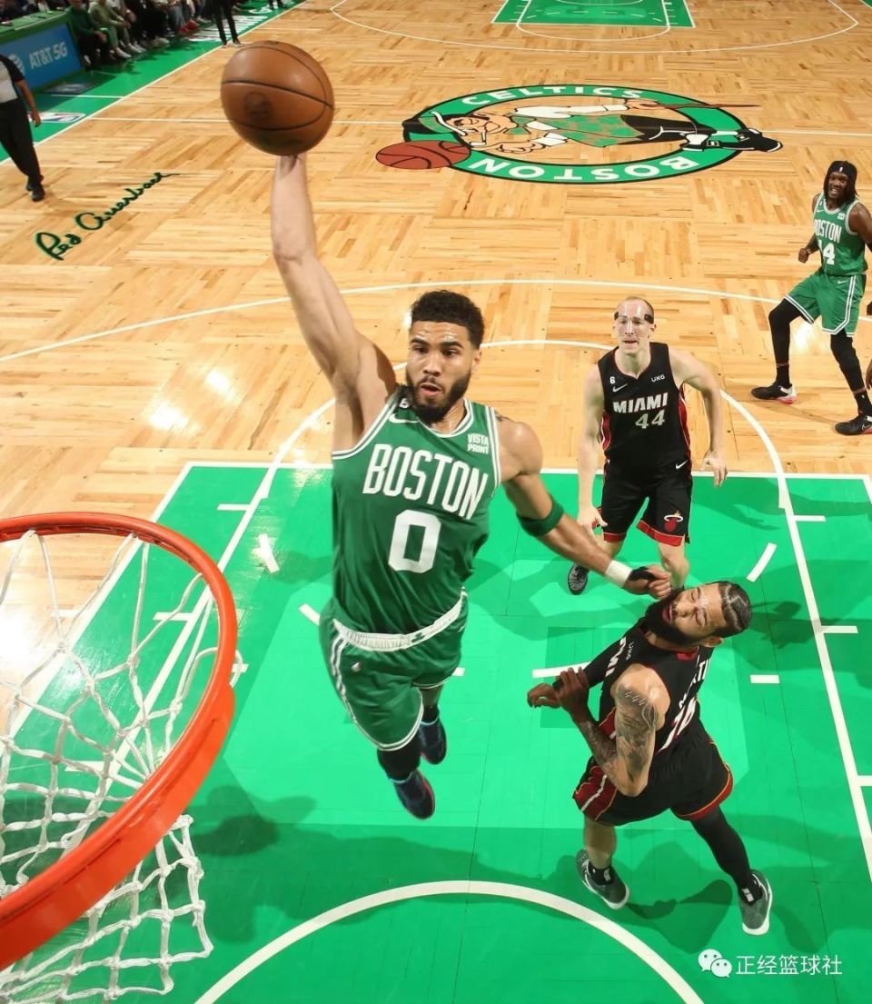 包含孟菲斯灰熊训练开放日,国际比赛日篮板制胜引欢呼,足总杯在即,更衣室氛围转暖的词条 包含孟菲斯灰熊训练开放日,国际比赛日篮板制胜引欢呼,足总杯在即,更衣室氛围转暖的词条