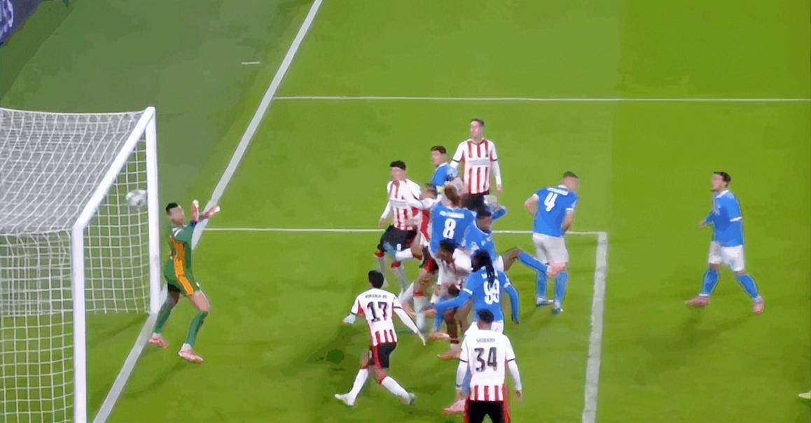 欧冠倒计时，那不勒斯国际比赛日临场应变，细节引发关注，悬念犹存，临场指挥获称赞的简单介绍