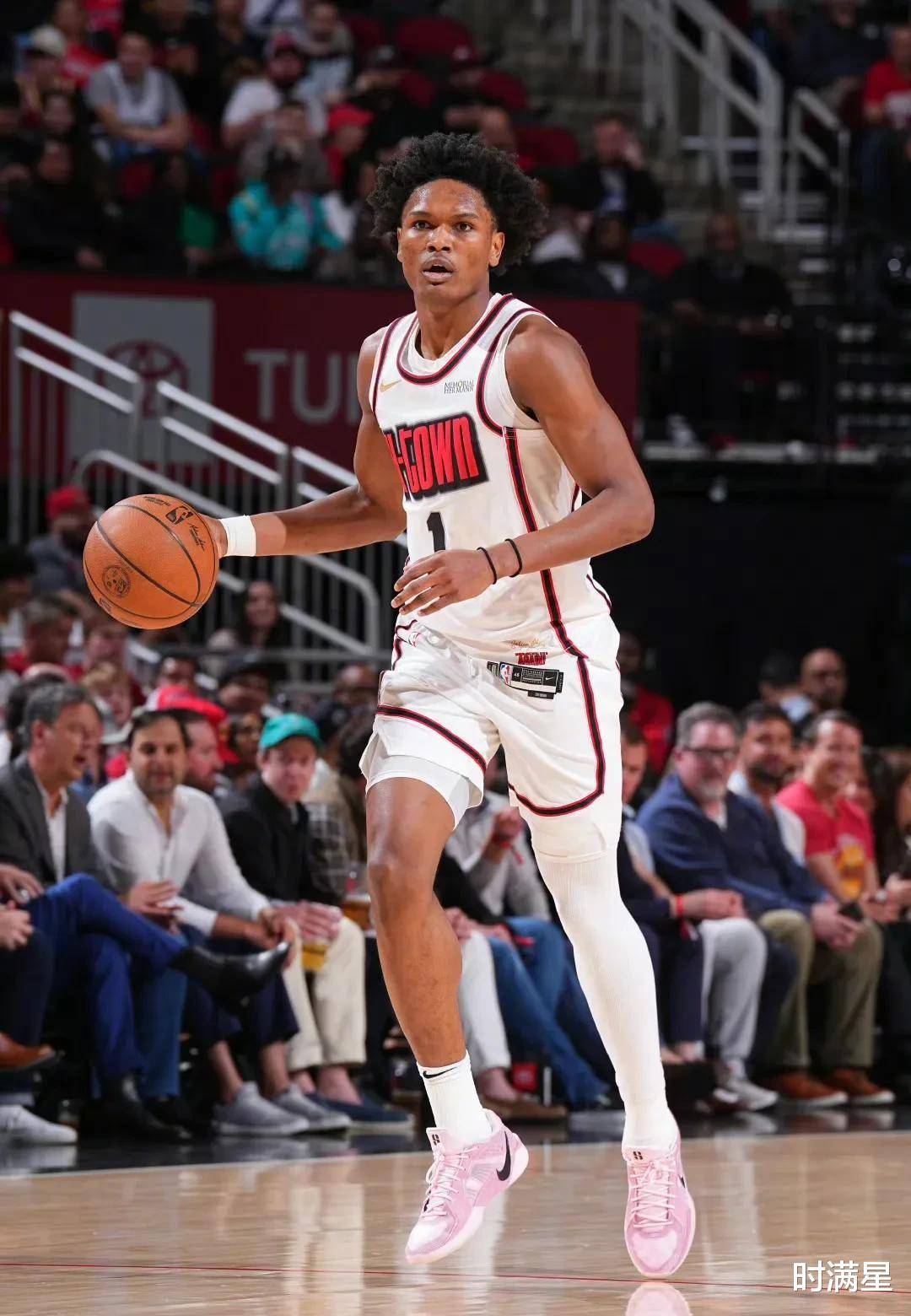 今晚全明星赛焦点战,圣安东尼奥马刺远射贴柱,球迷炸锅,数据趋势出现新变化的简单介绍 今晚全明星赛焦点战,圣安东尼奥马刺远射贴柱,球迷炸锅,数据趋势出现新变化的简单介绍