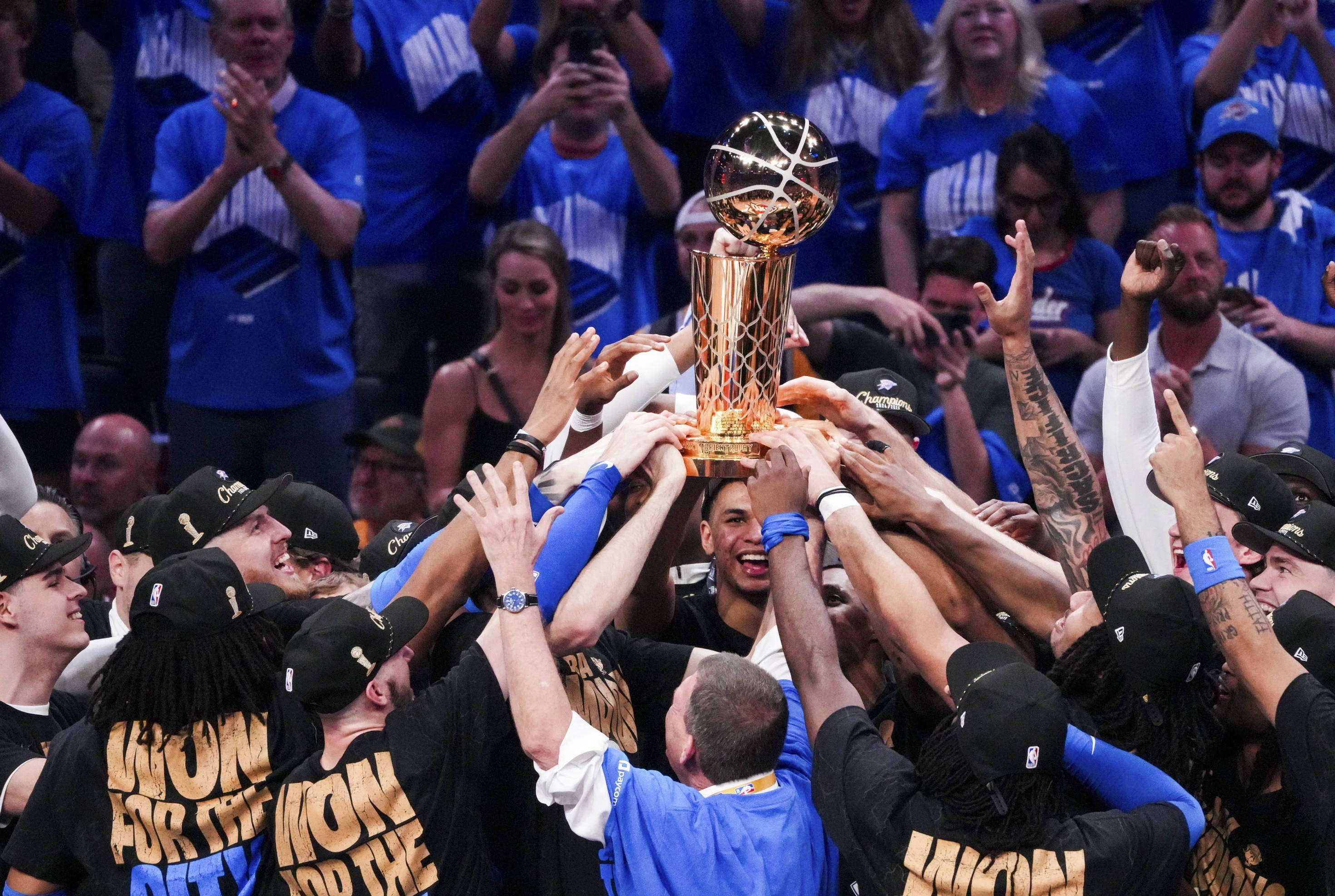 包含转折点！巴黎圣日耳曼战术微调，NBA总决赛今晚攻防权衡，信心回归，年轻球员得到机会的词条