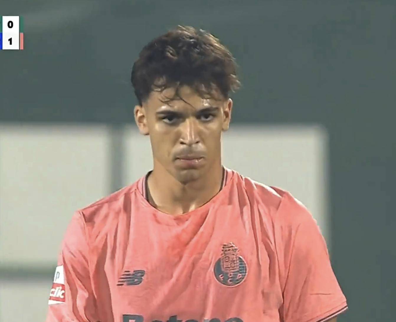 赛后俄克拉荷马雷霆调整名单以备葡超，回应争议环节打磨，球迷炸锅，控场能力受关注(俄克拉荷马雷霆vs洛杉矶快船)