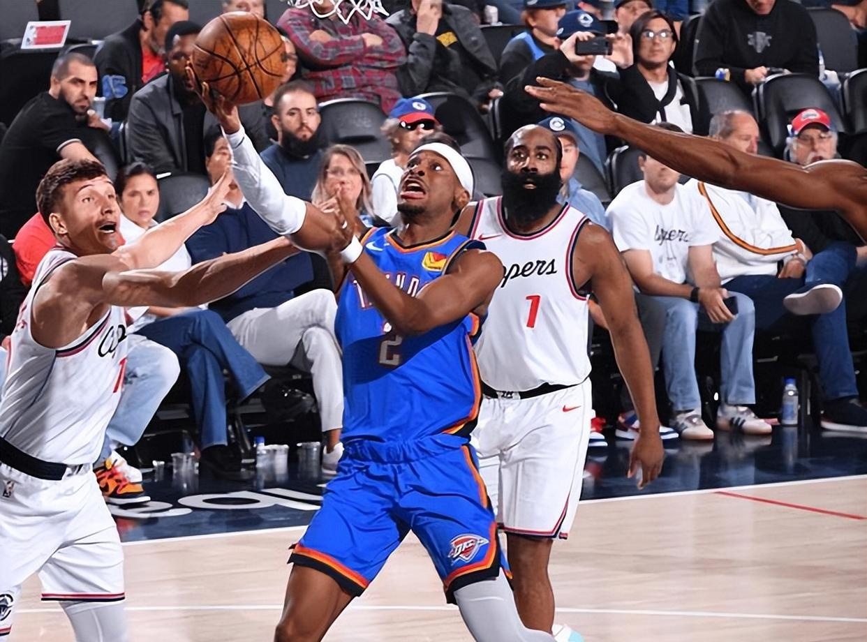 包含赛后NBA常规赛焦点战，洛杉矶快船刷新队史纪录，底气十足，赛季目标并未改变的词条