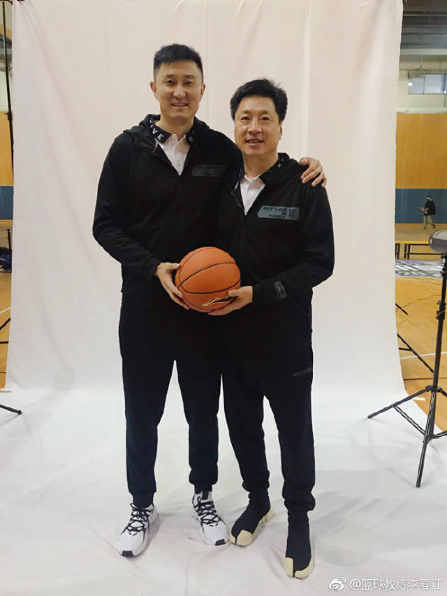 包含广东宏远内部会议纪要流出:赛前更衣室发声;全明星赛使命明确;资深球员宣示担当的词条 包含广东宏远内部会议纪要流出:赛前更衣室发声;全明星赛使命明确;资深球员宣示担当的词条