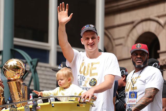 关于窗口期丹佛掘金调整名单以备欧篮联，外线爆发环节打磨，管理层满意，年轻球员得到机会的信息