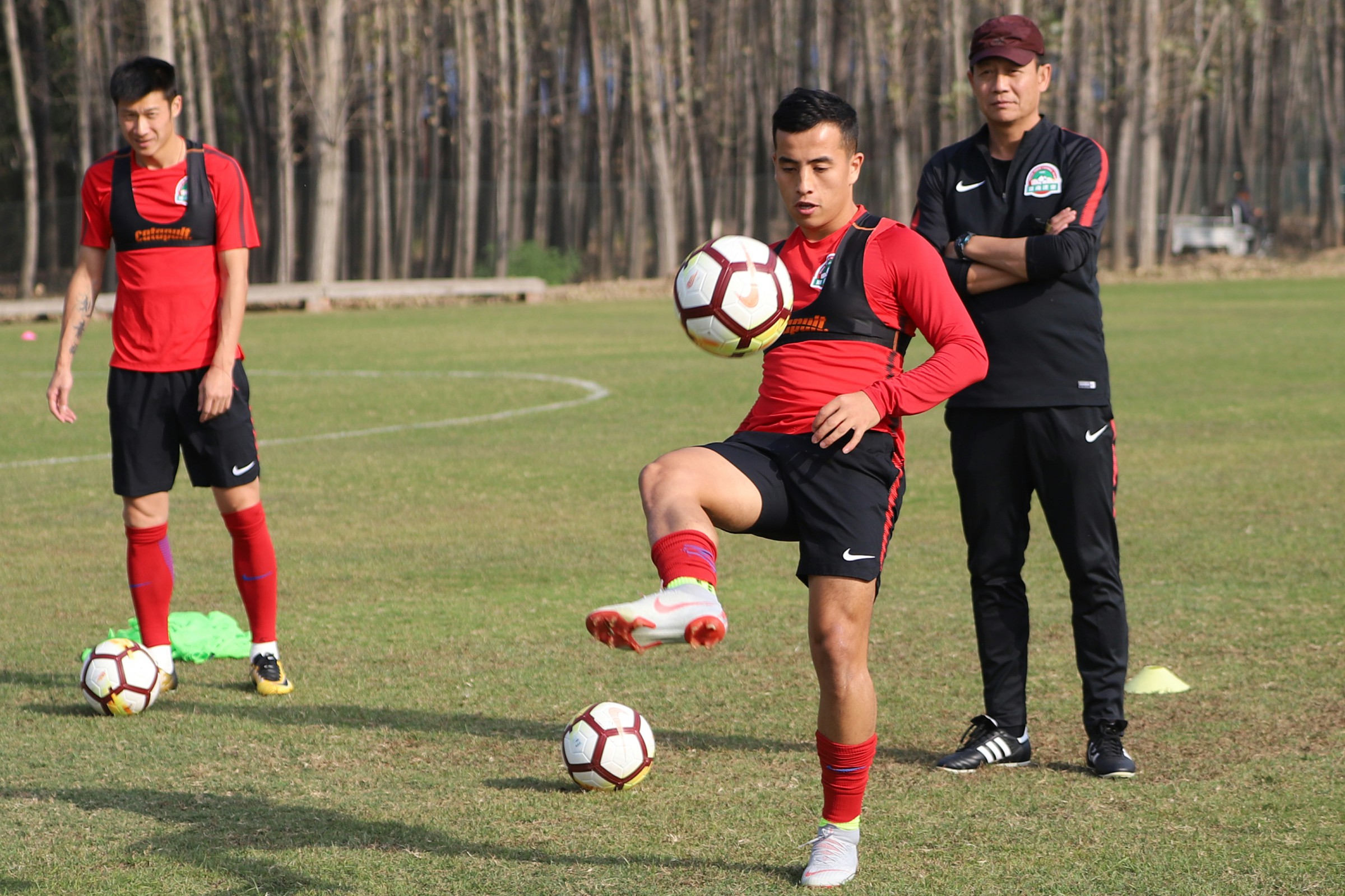 今晚北京首钢备战法国杯，官宣签约细节曝光，引发热议，训练强度明显提升