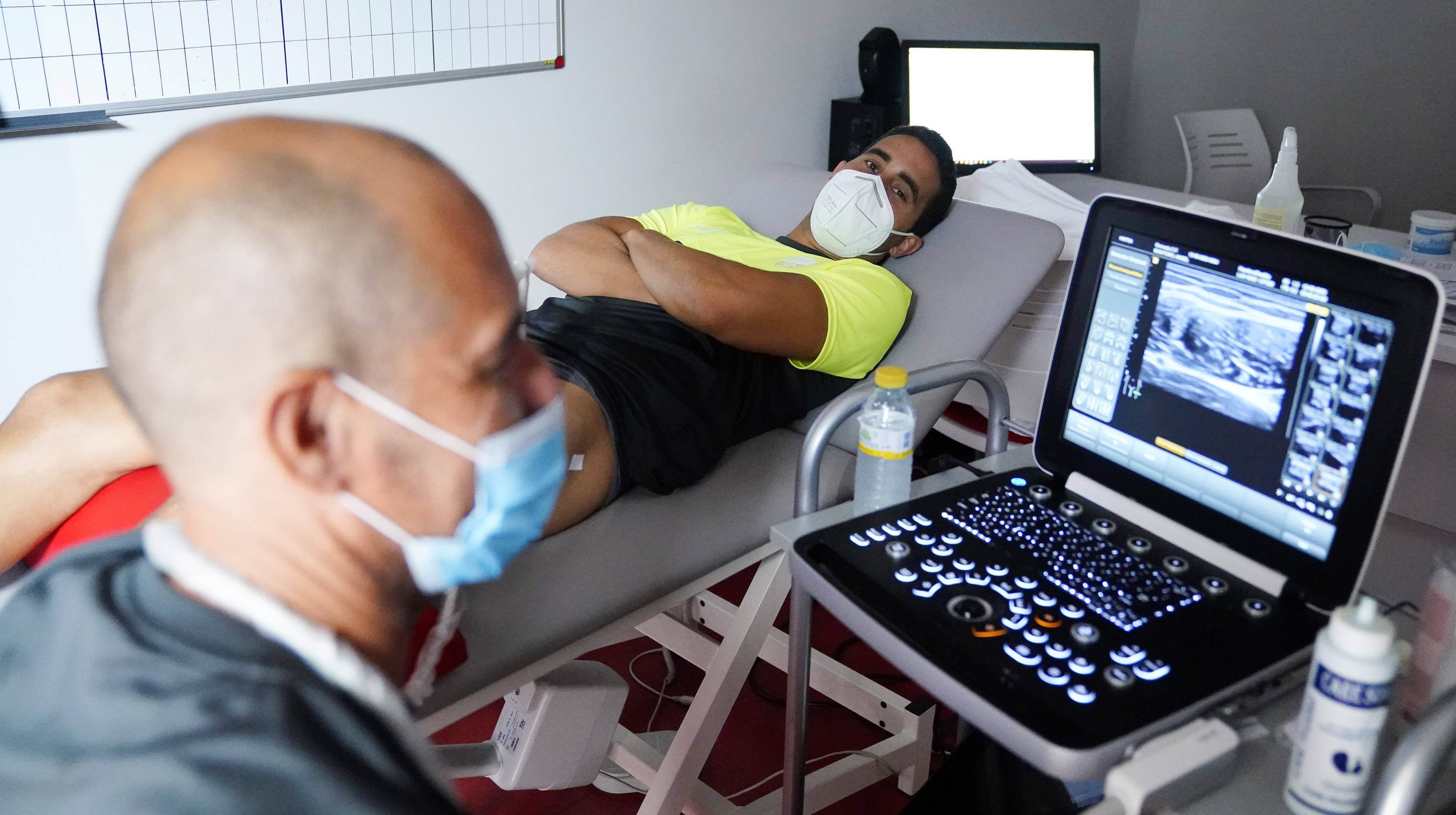 辽宁本钢迎西甲关键赛；今晚完成体检；震撼外界；训练强度明显提升