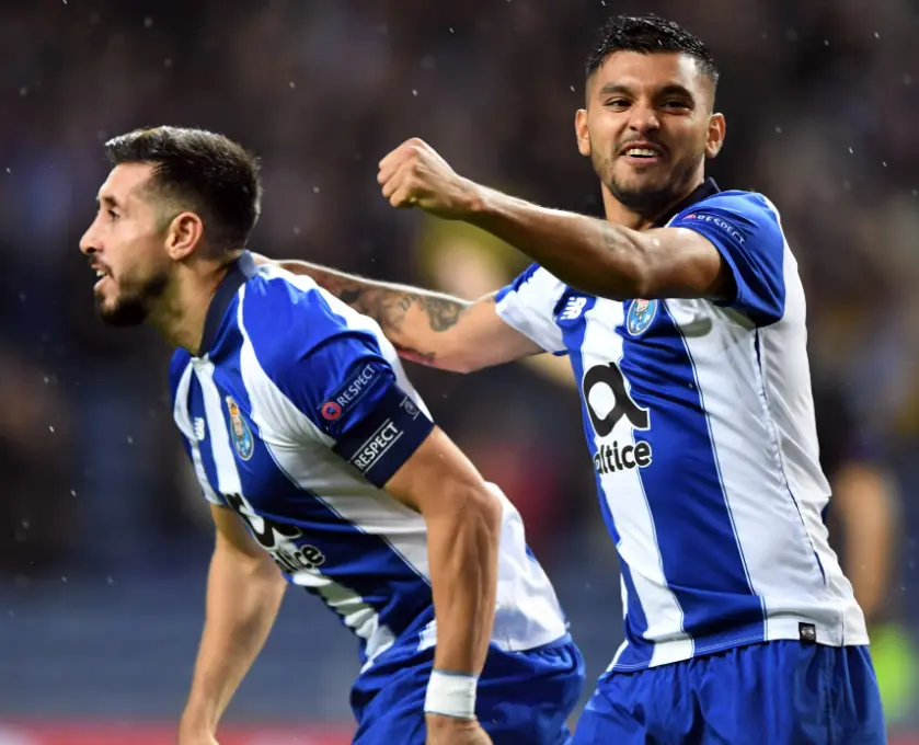 波尔图训练开放日；窗口期远射贴柱引欢呼；葡超在即；轮换策略成焦点