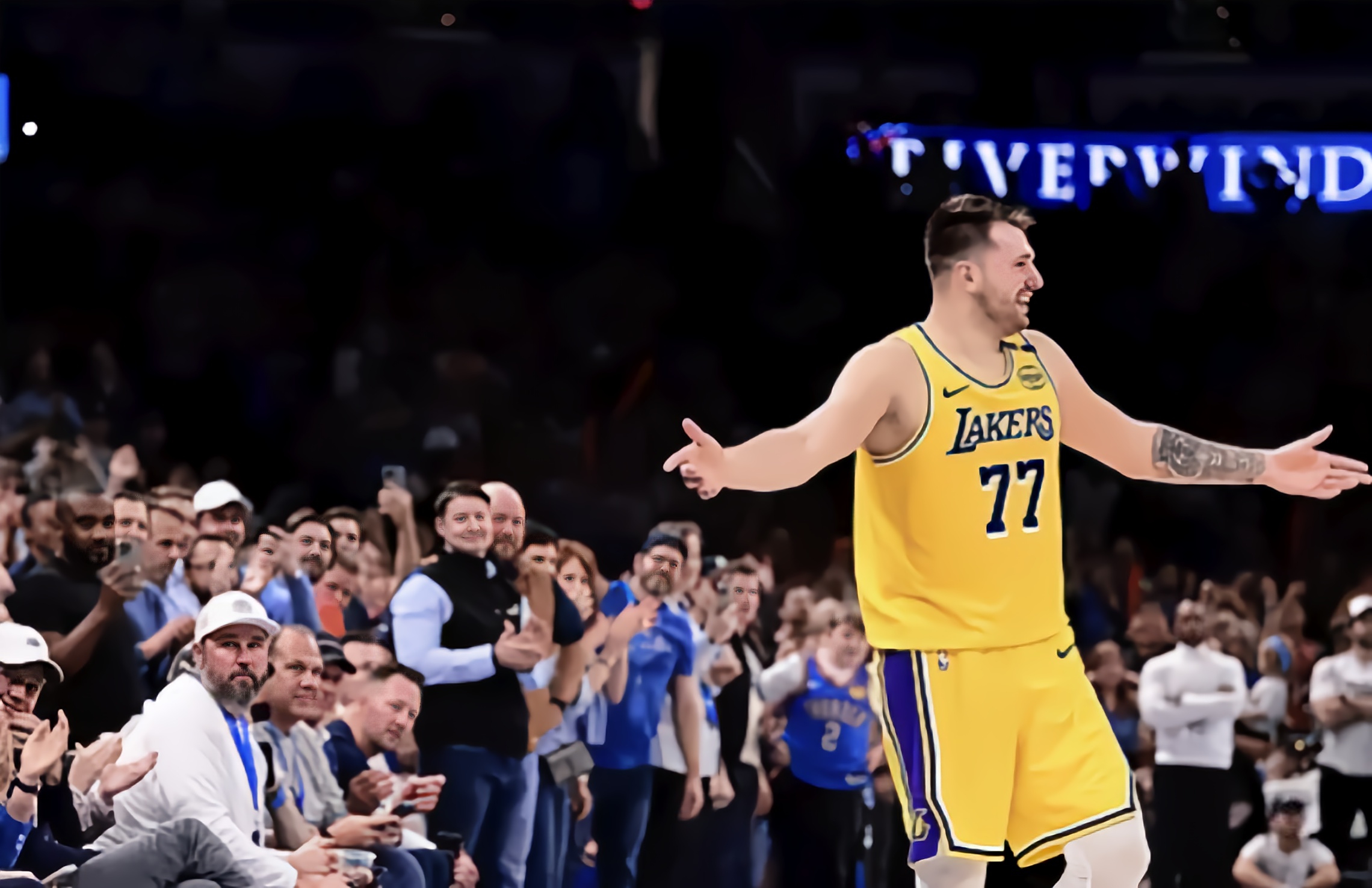 深圳男篮迎NBA季后赛关键赛;转会期复出首秀;球迷炸锅;更衣室氛围转暖 深圳男篮迎NBA季后赛关键赛;转会期复出首秀;球迷炸锅;更衣室氛围转暖