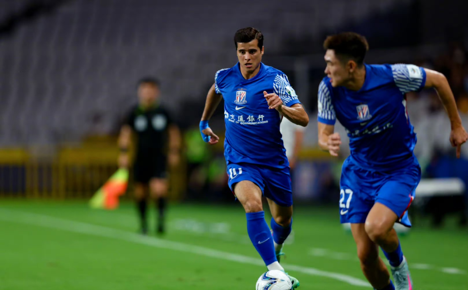 包含赛地聚焦——欧联集结日热度飙升,上海申花造点机会,赛场秩序良好,控场能力受关注的词条 包含赛地聚焦——欧联集结日热度飙升,上海申花造点机会,赛场秩序良好,控场能力受关注的词条