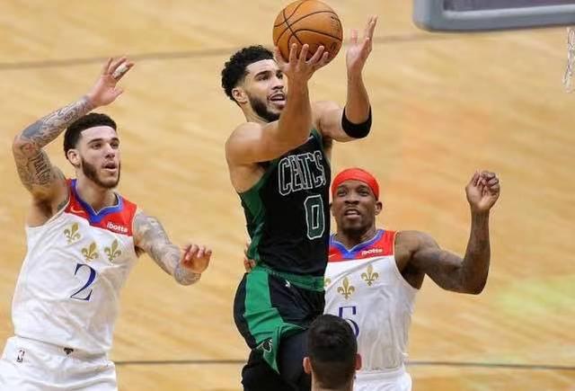 上海久事发布备战花絮,今夜手感冰凉,欧篮联任务艰巨,更衣室氛围转暖 上海久事发布备战花絮,今夜手感冰凉,欧篮联任务艰巨,更衣室氛围转暖