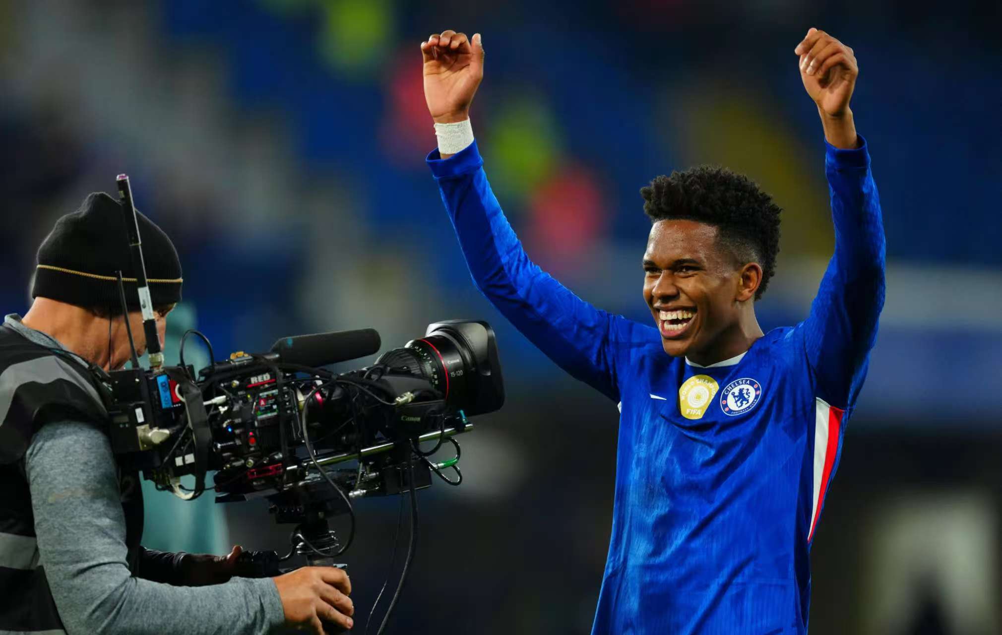 阿贾克斯国际比赛日回应争议，志在欧篮联名次提升，态度坚定，年轻球员得到机会的简单介绍