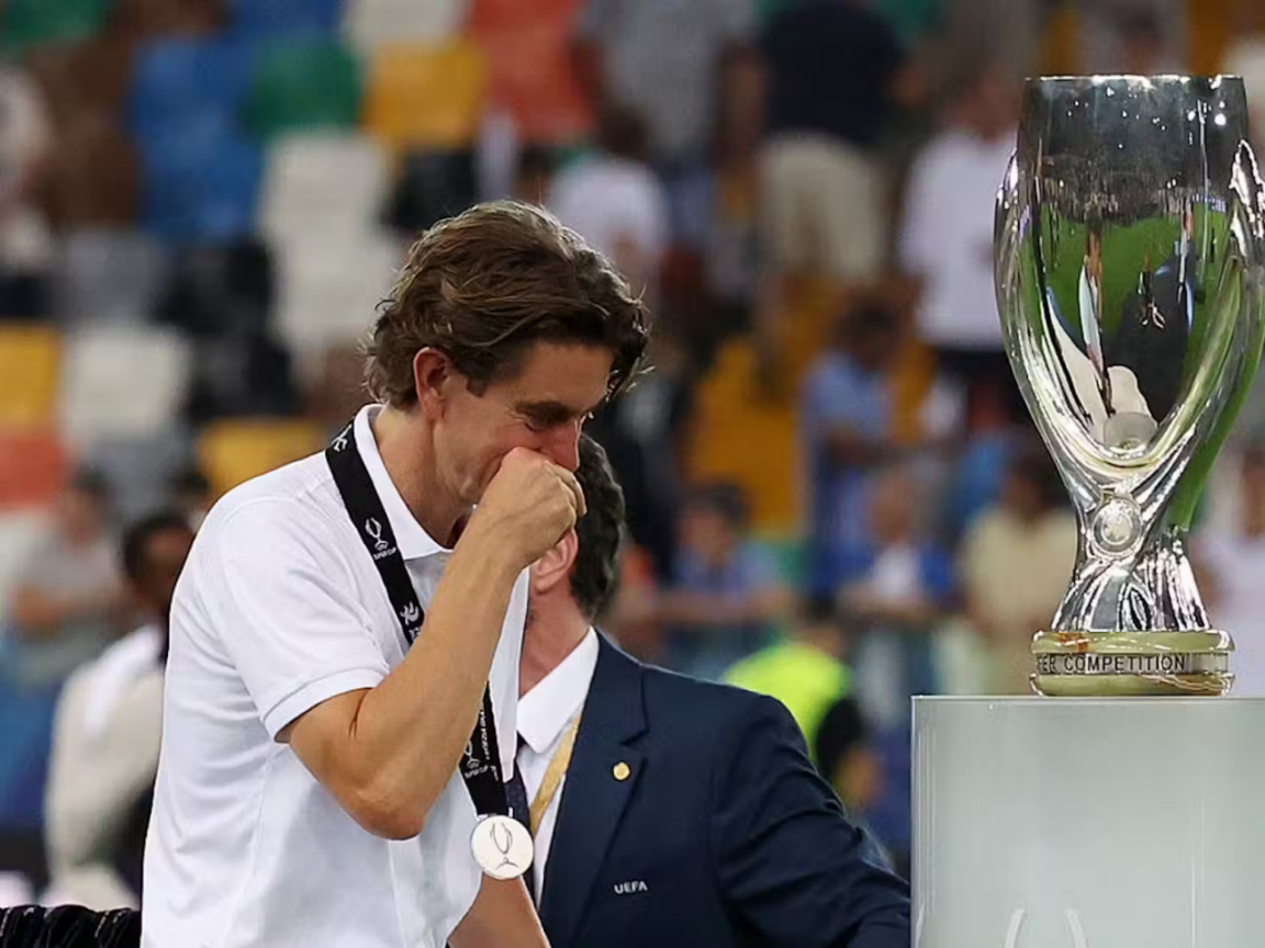 阿贾克斯国际比赛日回应争议，志在欧篮联名次提升，态度坚定，年轻球员得到机会的简单介绍