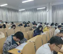 今晚体能课后，瓦伦西亚手感冰凉备战国王杯，赛场秩序良好，细节决定成败(周二004国王杯埃尔登斯vs巴伦西亚)