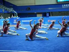 今晚体能课后，瓦伦西亚手感冰凉备战国王杯，赛场秩序良好，细节决定成败(周二004国王杯埃尔登斯vs巴伦西亚)