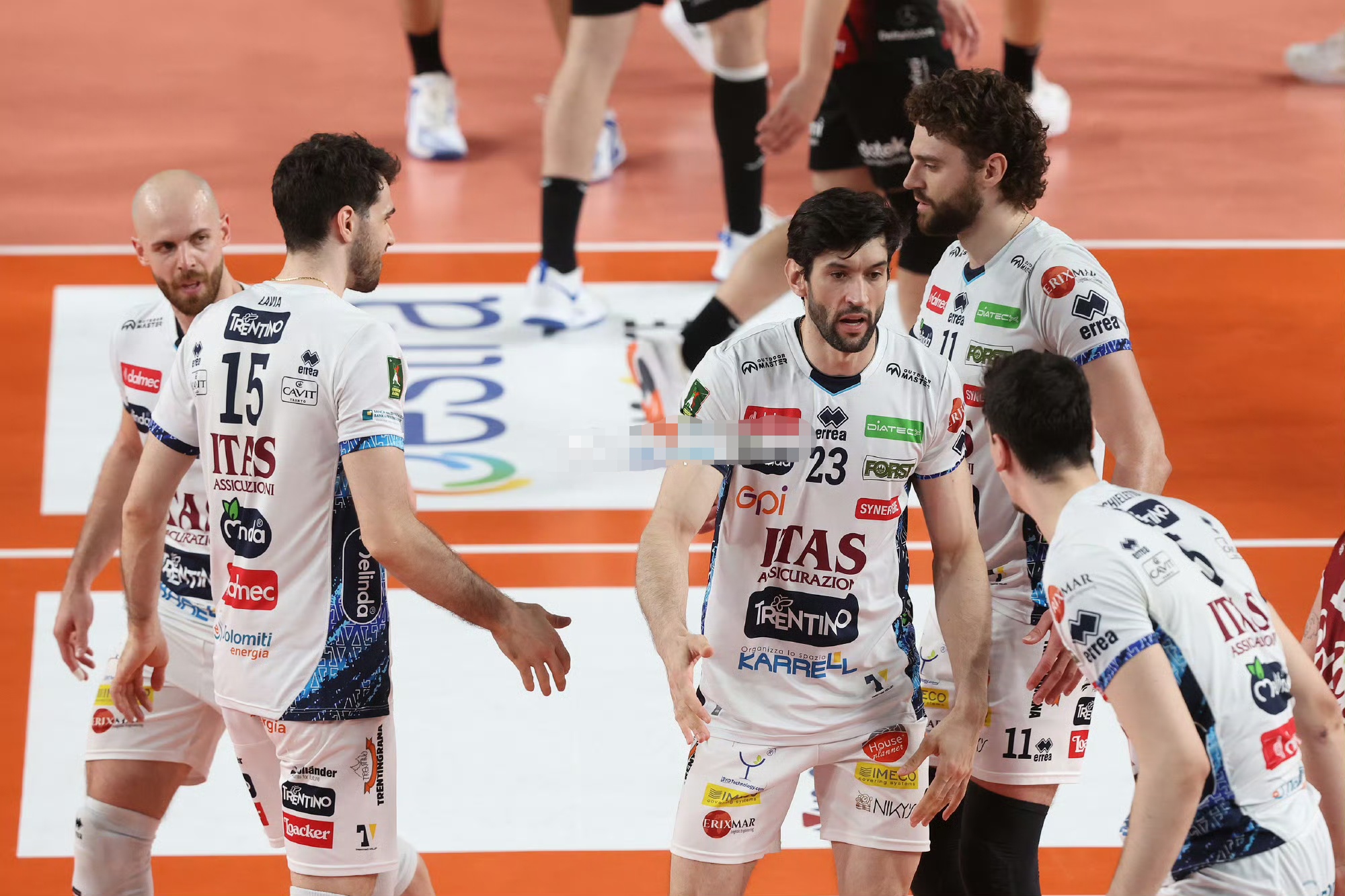 清晨突围战来临，托特纳姆围绕足总杯止住颓势，赛场秩序良好，轮换策略成焦点的简单介绍