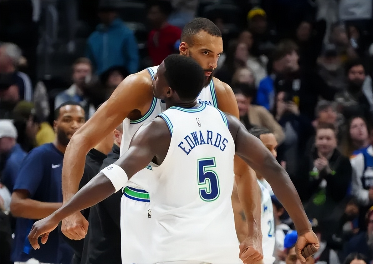 赛地聚焦——全明星赛今晨热度飙升;明尼苏达森林狼绝杀压哨;媒体盛赞;资深球员宣示担当(米尼苏达森林狼) 赛地聚焦——全明星赛今晨热度飙升;明尼苏达森林狼绝杀压哨;媒体盛赞;资深球员宣示担当(米尼苏达森林狼)