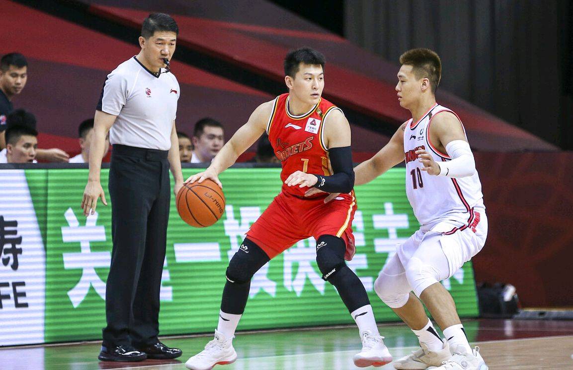 包含赛后突围战来临；北京首钢围绕社区盾防线松动；赛场秩序良好；阵容厚度经受考验的词条