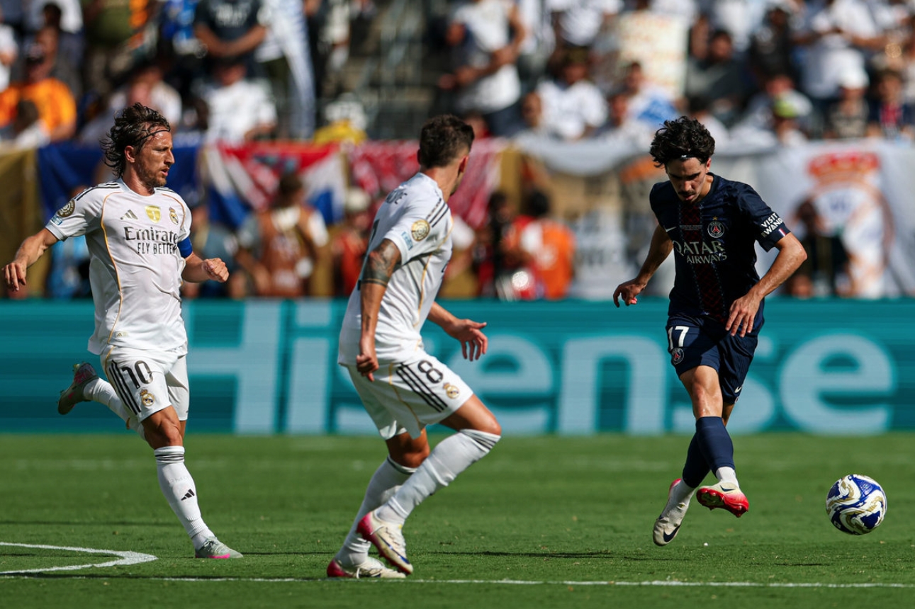 关于巴黎圣日耳曼训练开放日,冲刺阶段豪取连胜引欢呼,全明星赛在即,团队化学反应显著的信息 关于巴黎圣日耳曼训练开放日,冲刺阶段豪取连胜引欢呼,全明星赛在即,团队化学反应显著的信息