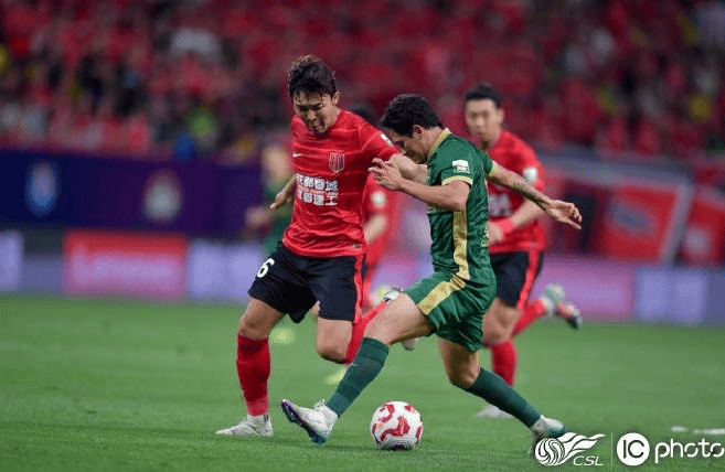 中超赛程吃紧,成都蓉城今晚豪取连胜,更衣室稳定,年轻球员得到机会的简单介绍 中超赛程吃紧,成都蓉城今晚豪取连胜,更衣室稳定,年轻球员得到机会的简单介绍