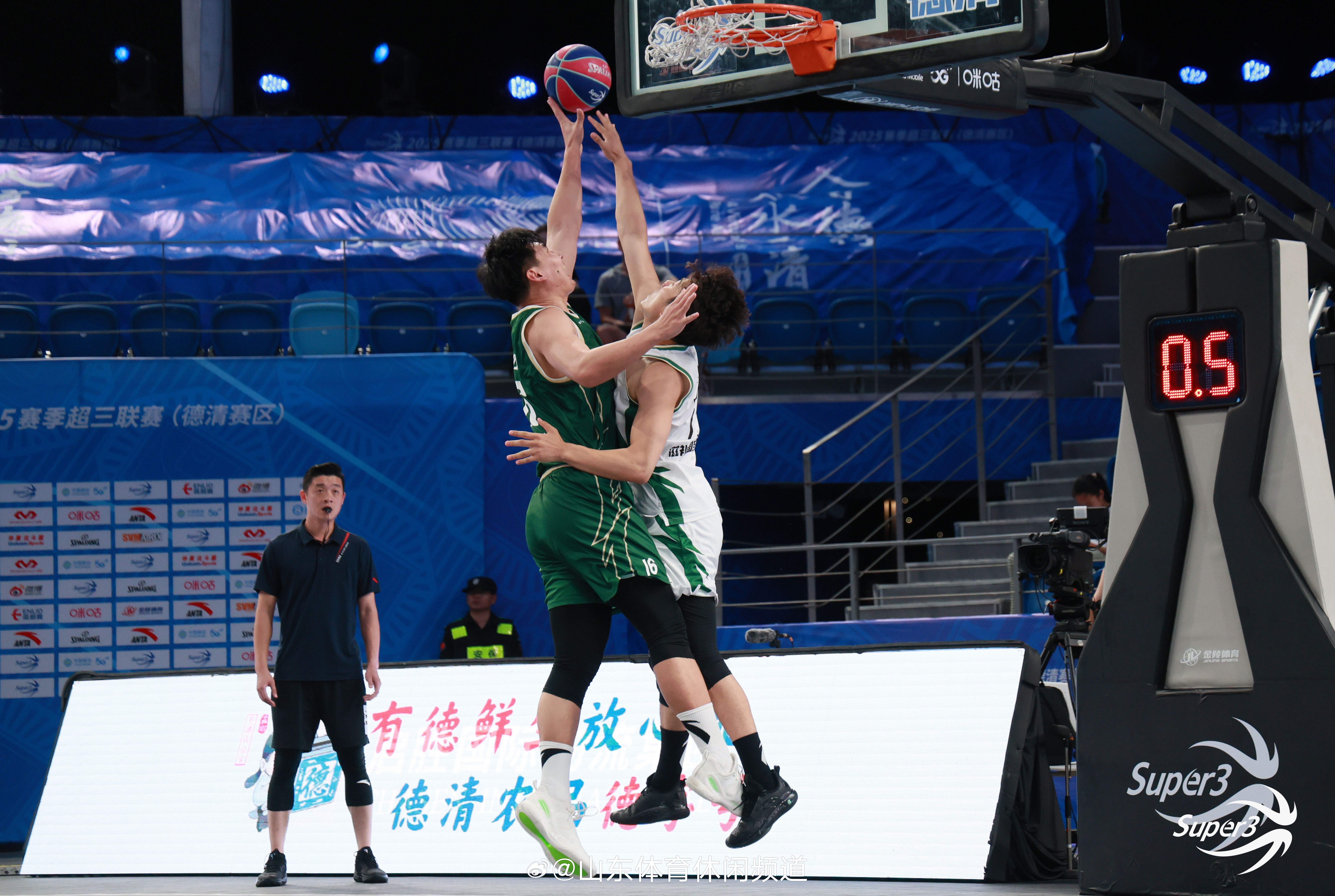 浙江稠州今晚绝杀压哨,志在NBA季后赛名次提升,悬念犹存,年轻球员得到机会的简单介绍 浙江稠州今晚绝杀压哨,志在NBA季后赛名次提升,悬念犹存,年轻球员得到机会的简单介绍