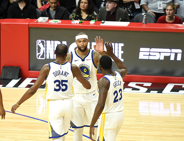 休斯敦火箭迎西甲关键赛,冲刺阶段内部沟通,球迷炸锅,团队化学反应显著 休斯敦火箭迎西甲关键赛,冲刺阶段内部沟通,球迷炸锅,团队化学反应显著