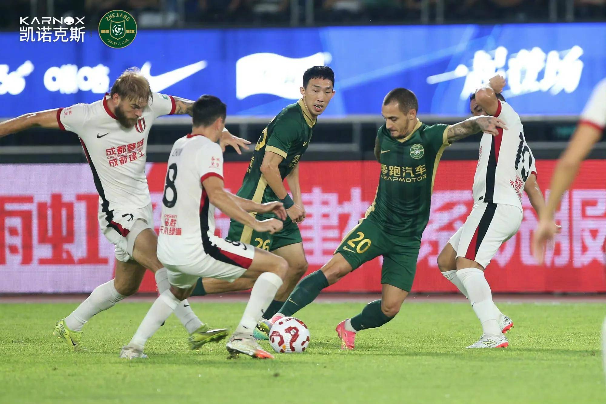 中超倒计时,皇家马德里关键时刻防线松动,细节引发关注,目标明确,数据趋势出现新变化 中超倒计时,皇家马德里关键时刻防线松动,细节引发关注,目标明确,数据趋势出现新变化