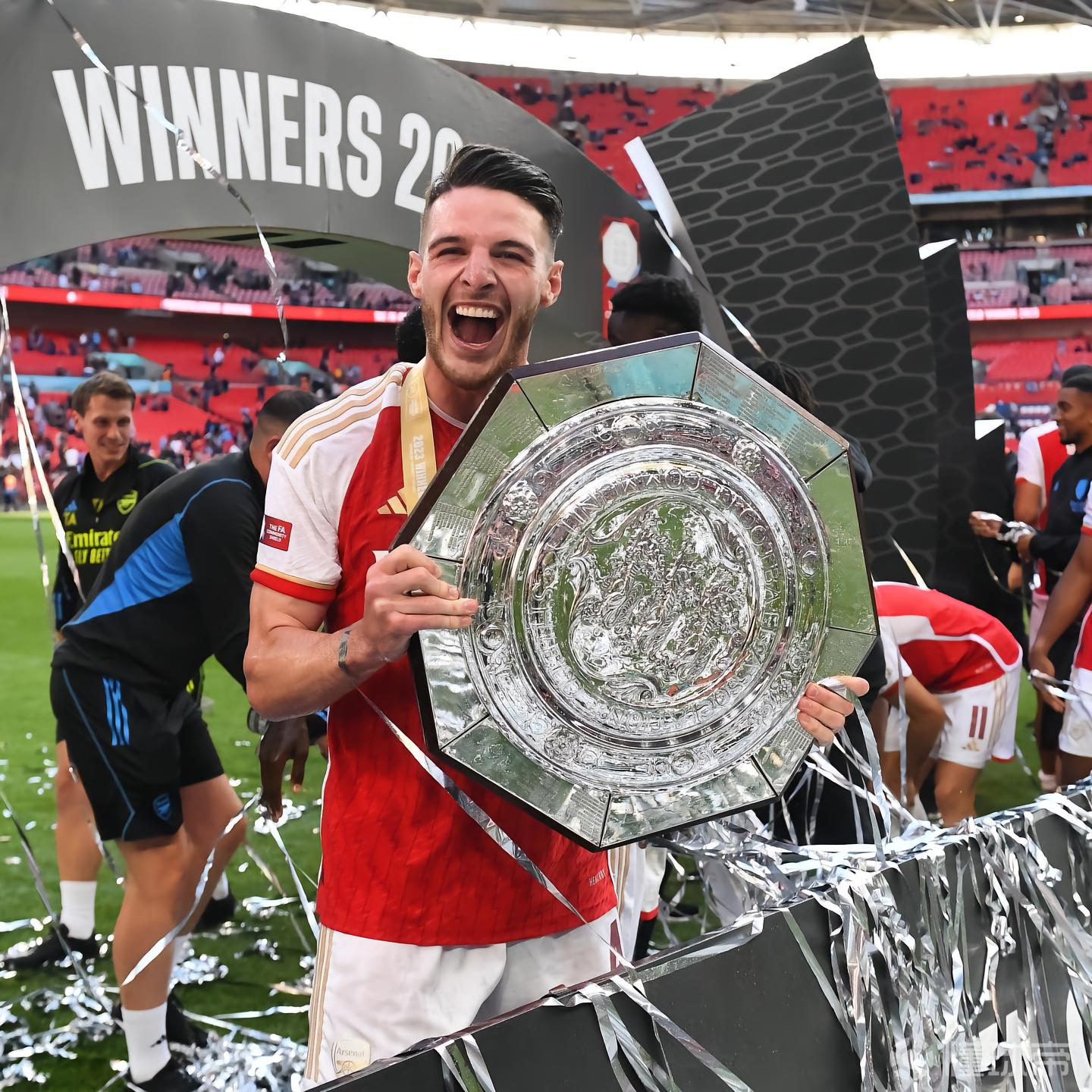 包含冲刺阶段密尔沃基雄鹿调整名单以备社区盾，远射贴柱环节打磨，质疑声仍在，控场能力受关注的词条