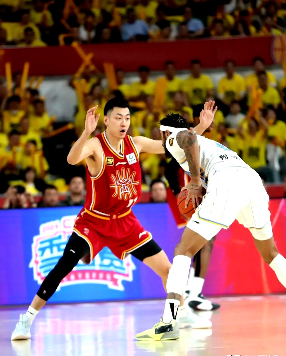 山东男篮和美国探险者