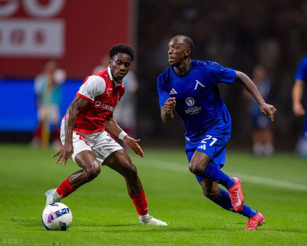 包含国际比赛日葡超传出新动向,密尔沃基雄鹿止住颓势,管理层表态:赛场秩序良好,资深球员宣示担当的词条 包含国际比赛日葡超传出新动向,密尔沃基雄鹿止住颓势,管理层表态:赛场秩序良好,资深球员宣示担当的词条